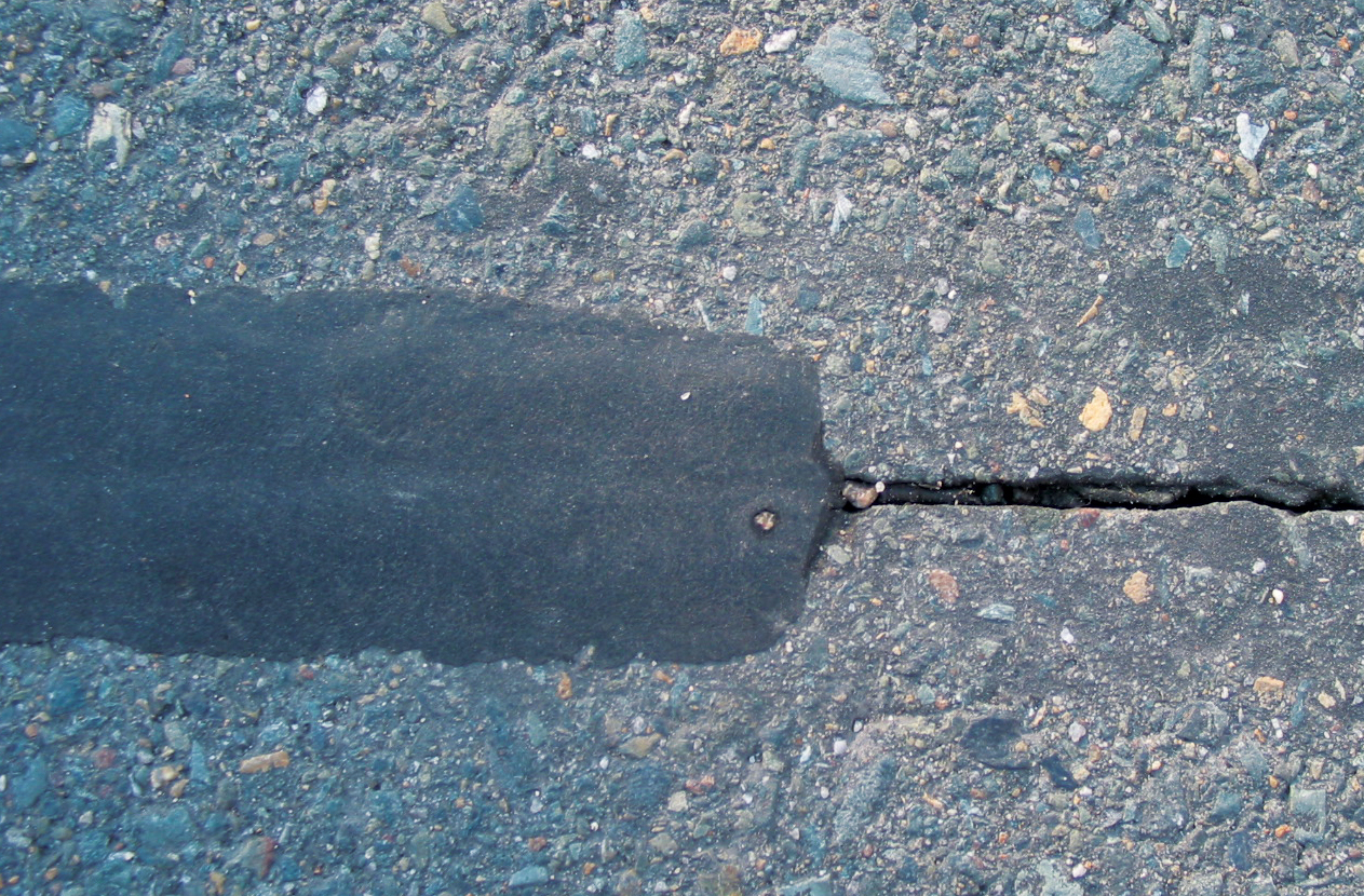 Bandă bituminoasă pentru fisuri și crăpături