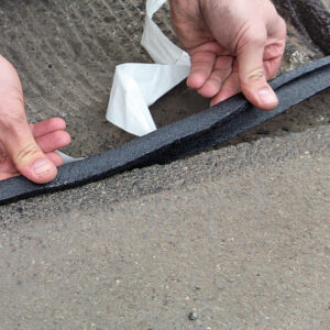 Bandă bituminoasă pentru rosturi